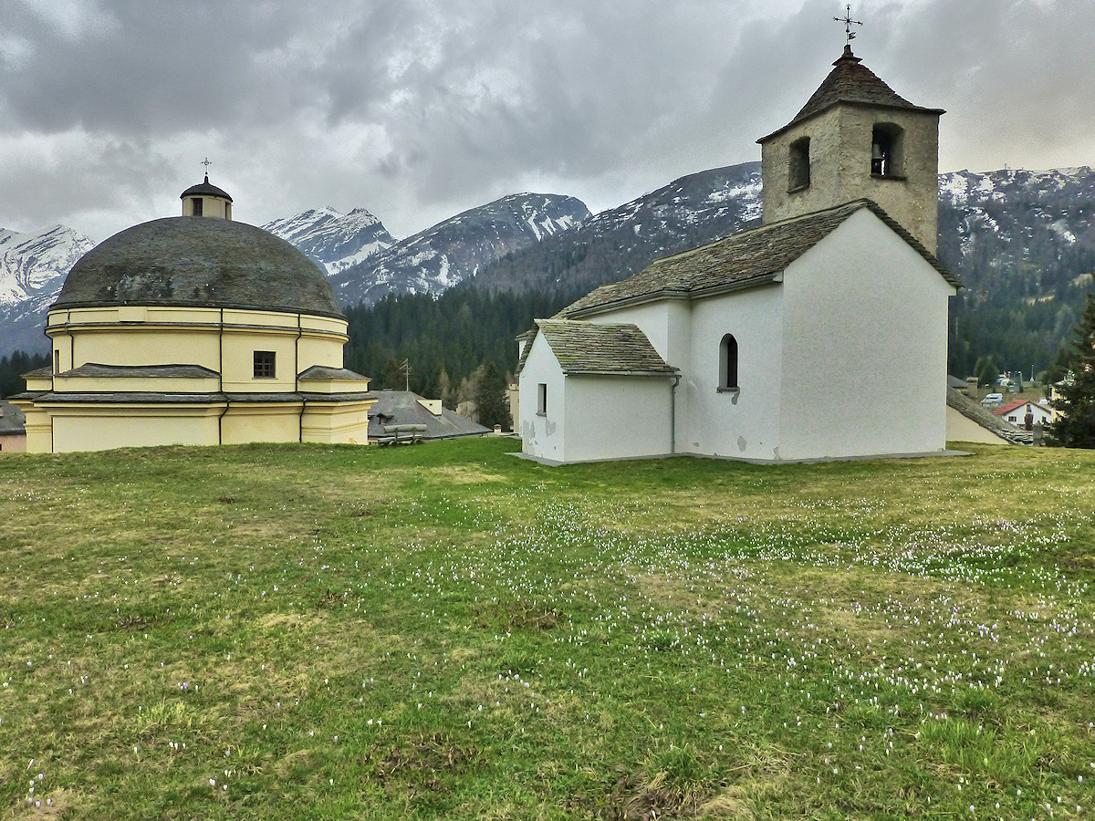 Kapelle und Kirche in San Bernardino, Graubünden, Schweiz